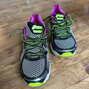 ASICS GT-2000 Running Shoe Women's size 8.5 2A Vintage  Orchid, Black & Yellow